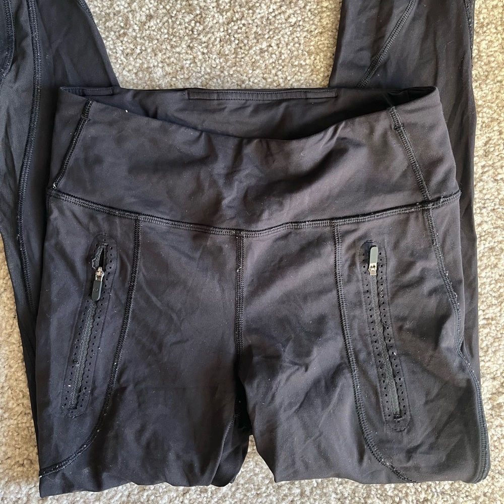 Black lululemon leggings